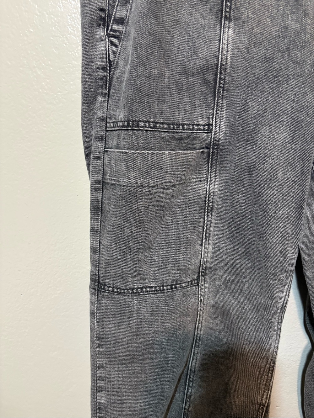 GAP Denim High Rise/Wide Leg Black Washed Cargo Style Jeans Size XL - Picture 3 of 16